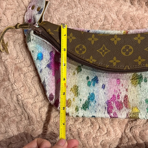 Keep It Gypsy Designer Crossbody Ivory Bumbag Calf Hair Leather Rainbow Foil - Picture 8 of 9